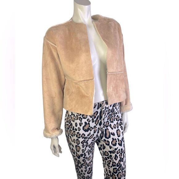 Faux Shearling Waist Coat from Banana Republic a Fall Fav! Like New Condition S - Picture 3 of 5